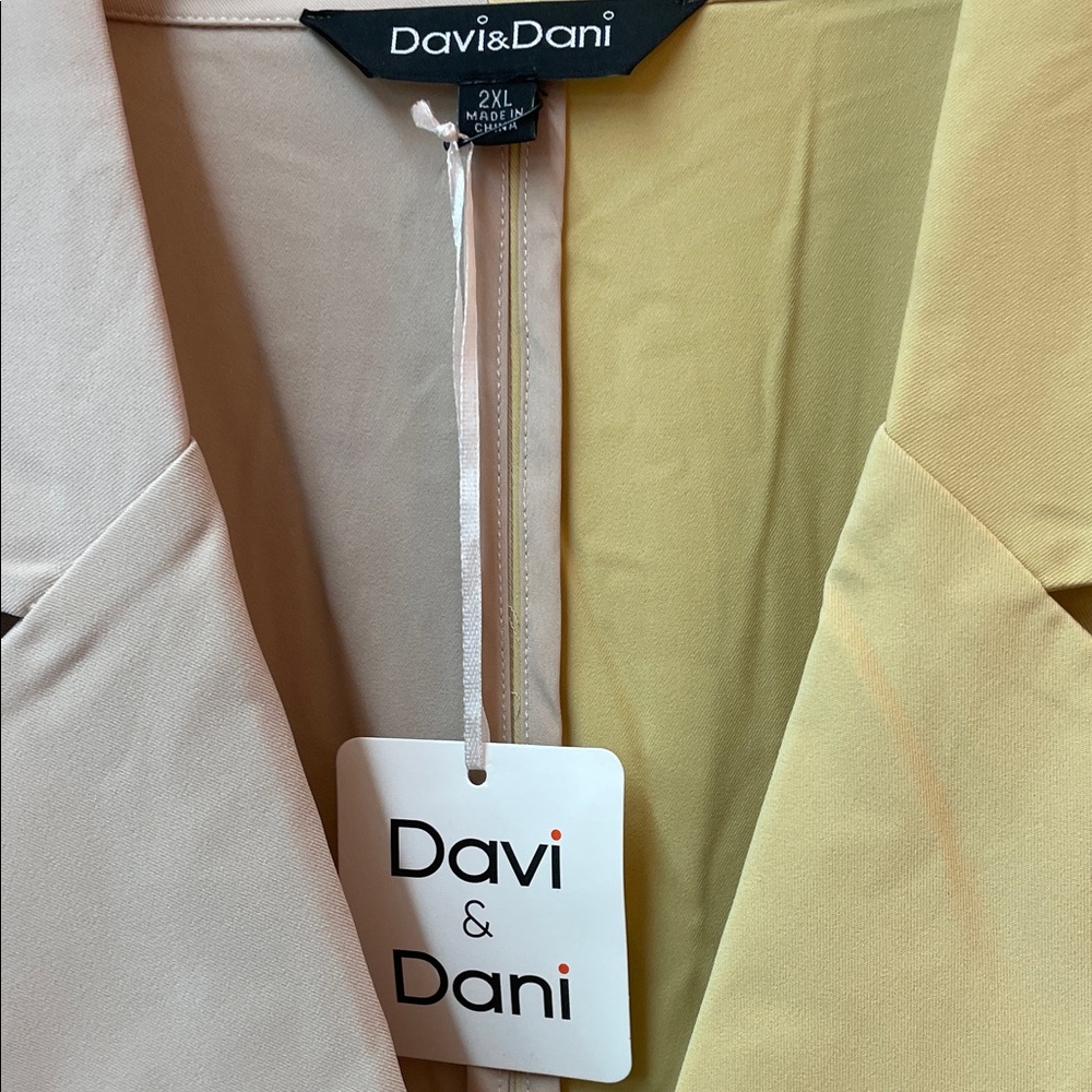 DAVI & DANI Two-Tone Beige and Yellow Blazer - Picture 2 of 10